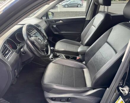 Чорний Фольксваген Тігуан, об'ємом двигуна 2 л та пробігом 45 тис. км за 13200 $, фото 6 на Automoto.ua