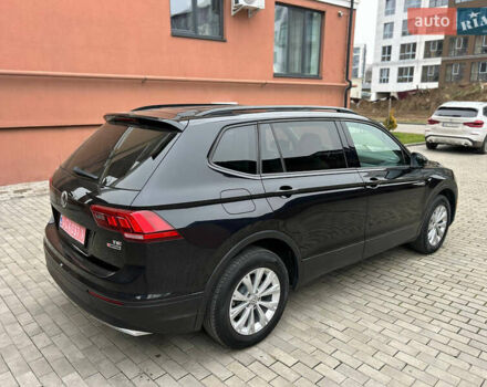 Черный Фольксваген Тигуан, объемом двигателя 2 л и пробегом 105 тыс. км за 16350 $, фото 8 на Automoto.ua