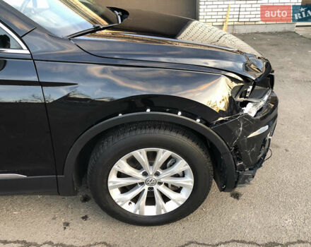 Черный Фольксваген Тигуан, объемом двигателя 2 л и пробегом 188 тыс. км за 12890 $, фото 13 на Automoto.ua