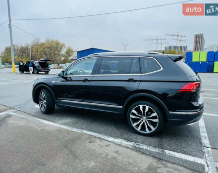 Черный Фольксваген Тигуан, объемом двигателя 1.97 л и пробегом 228 тыс. км за 26000 $, фото 5 на Automoto.ua