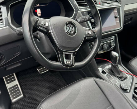 Черный Фольксваген Тигуан, объемом двигателя 2 л и пробегом 92 тыс. км за 21900 $, фото 14 на Automoto.ua