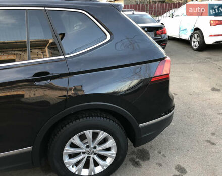 Черный Фольксваген Тигуан, объемом двигателя 2 л и пробегом 188 тыс. км за 12890 $, фото 40 на Automoto.ua