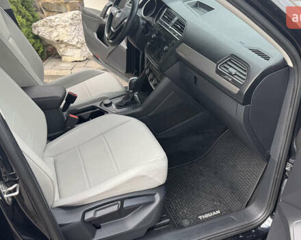 Чорний Фольксваген Тігуан, об'ємом двигуна 1.98 л та пробігом 62 тис. км за 17950 $, фото 24 на Automoto.ua