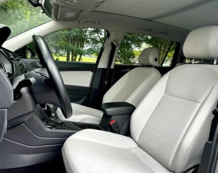 Чорний Фольксваген Тігуан, об'ємом двигуна 2 л та пробігом 37 тис. км за 4000 $, фото 12 на Automoto.ua