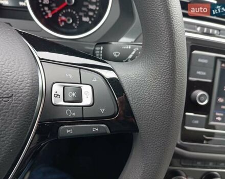 Черный Фольксваген Тигуан, объемом двигателя 2 л и пробегом 149 тыс. км за 16800 $, фото 59 на Automoto.ua