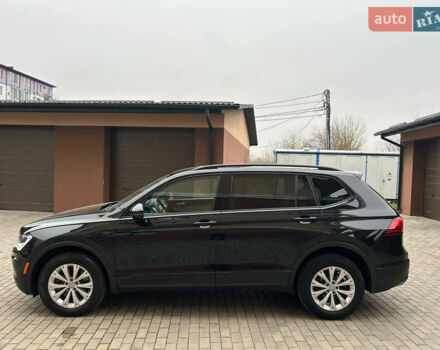 Черный Фольксваген Тигуан, объемом двигателя 2 л и пробегом 105 тыс. км за 16350 $, фото 12 на Automoto.ua