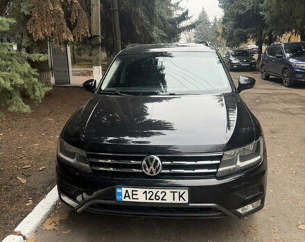 Черный Фольксваген Тигуан, объемом двигателя 1.98 л и пробегом 195 тыс. км за 16000 $, фото 2 на Automoto.ua