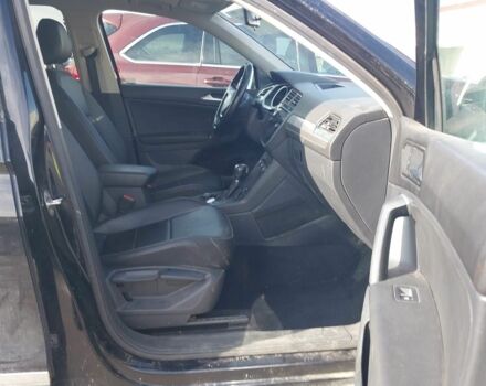 Черный Фольксваген Тигуан, объемом двигателя 2 л и пробегом 129 тыс. км за 13900 $, фото 16 на Automoto.ua