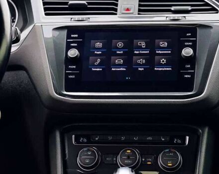 Чорний Фольксваген Тігуан, об'ємом двигуна 2 л та пробігом 150 тис. км за 23000 $, фото 6 на Automoto.ua