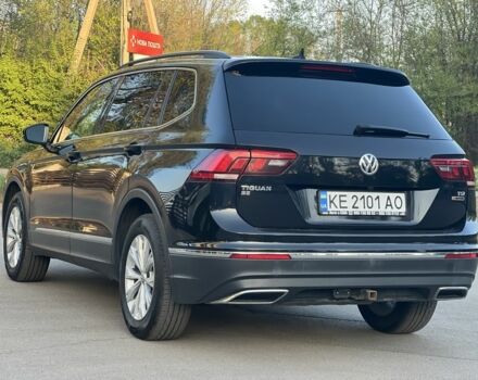 Чорний Фольксваген Тігуан, об'ємом двигуна 2 л та пробігом 123 тис. км за 18400 $, фото 6 на Automoto.ua