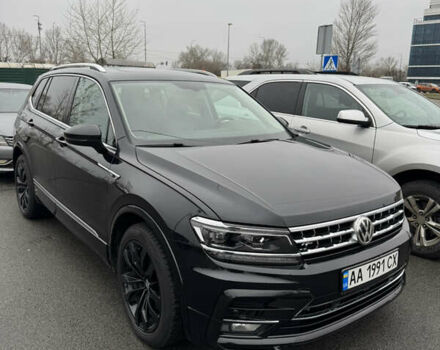 Черный Фольксваген Тигуан, объемом двигателя 2 л и пробегом 92 тыс. км за 21900 $, фото 1 на Automoto.ua