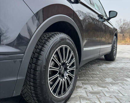 Черный Фольксваген Тигуан, объемом двигателя 2 л и пробегом 190 тыс. км за 23150 $, фото 12 на Automoto.ua