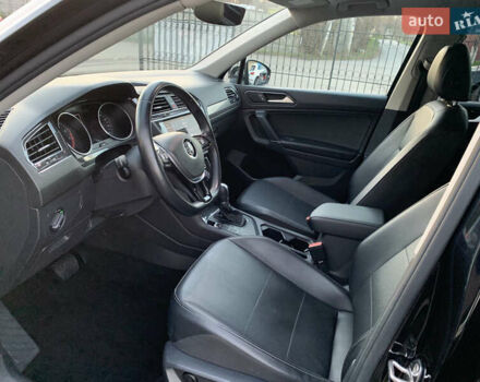 Черный Фольксваген Тигуан, объемом двигателя 2 л и пробегом 188 тыс. км за 12890 $, фото 55 на Automoto.ua