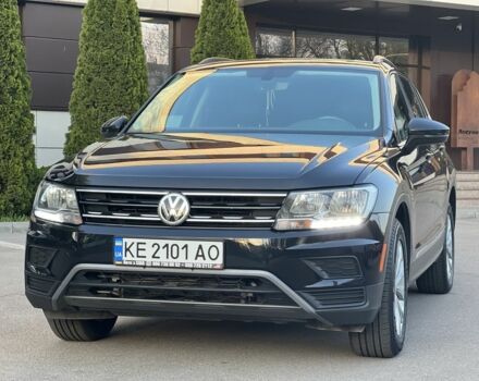 Чорний Фольксваген Тігуан, об'ємом двигуна 2 л та пробігом 123 тис. км за 18400 $, фото 2 на Automoto.ua