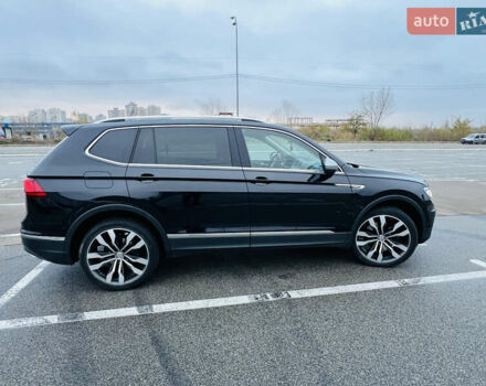 Черный Фольксваген Тигуан, объемом двигателя 1.97 л и пробегом 228 тыс. км за 26000 $, фото 2 на Automoto.ua