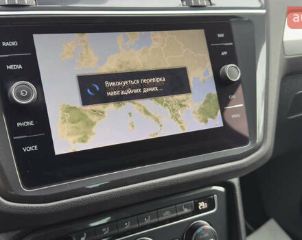 Чорний Фольксваген Тігуан, об'ємом двигуна 1.98 л та пробігом 258 тис. км за 23300 $, фото 60 на Automoto.ua