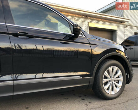 Черный Фольксваген Тигуан, объемом двигателя 2 л и пробегом 188 тыс. км за 12890 $, фото 17 на Automoto.ua
