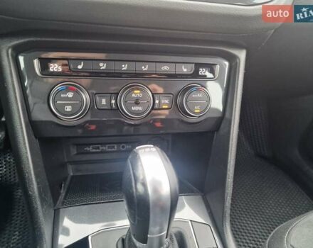 Черный Фольксваген Тигуан, объемом двигателя 1.98 л и пробегом 243 тыс. км за 23310 $, фото 12 на Automoto.ua