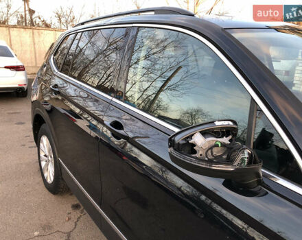 Черный Фольксваген Тигуан, объемом двигателя 2 л и пробегом 188 тыс. км за 12890 $, фото 15 на Automoto.ua