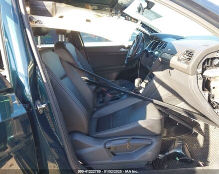 Черный Фольксваген Тигуан, объемом двигателя 2 л и пробегом 122 тыс. км за 13999 $, фото 6 на Automoto.ua