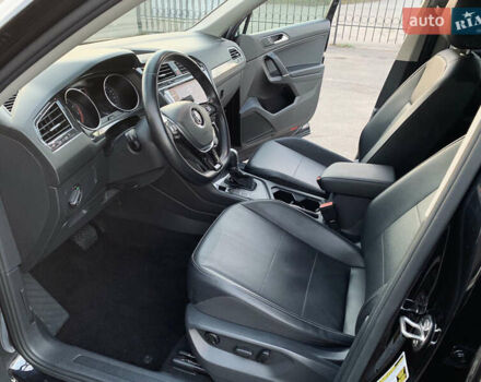 Черный Фольксваген Тигуан, объемом двигателя 2 л и пробегом 188 тыс. км за 12890 $, фото 54 на Automoto.ua