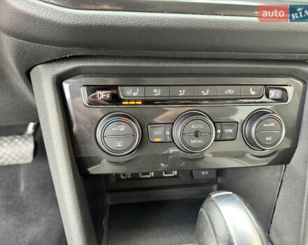 Черный Фольксваген Тигуан, объемом двигателя 1.98 л и пробегом 104 тыс. км за 19990 $, фото 27 на Automoto.ua