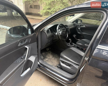 Черный Фольксваген Тигуан, объемом двигателя 1.98 л и пробегом 195 тыс. км за 16000 $, фото 4 на Automoto.ua