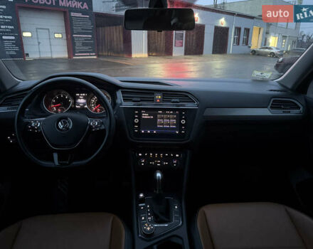 Чорний Фольксваген Тігуан, об'ємом двигуна 2 л та пробігом 162 тис. км за 18750 $, фото 13 на Automoto.ua