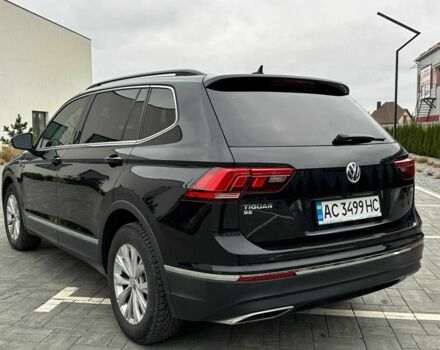 Чорний Фольксваген Тігуан, об'ємом двигуна 2 л та пробігом 271 тис. км за 16499 $, фото 4 на Automoto.ua