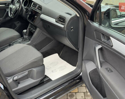 Чорний Фольксваген Тігуан, об'ємом двигуна 1.98 л та пробігом 258 тис. км за 23300 $, фото 35 на Automoto.ua