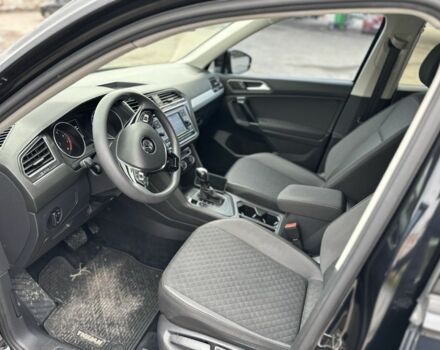 Чорний Фольксваген Тігуан, об'ємом двигуна 2 л та пробігом 139 тис. км за 16900 $, фото 7 на Automoto.ua