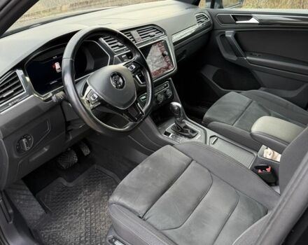 Черный Фольксваген Тигуан, объемом двигателя 2 л и пробегом 182 тыс. км за 27499 $, фото 5 на Automoto.ua