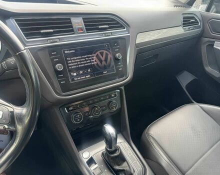 Чорний Фольксваген Тігуан, об'ємом двигуна 2 л та пробігом 45 тис. км за 13200 $, фото 9 на Automoto.ua