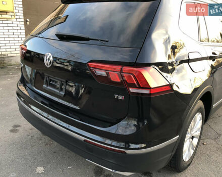 Черный Фольксваген Тигуан, объемом двигателя 2 л и пробегом 188 тыс. км за 12890 $, фото 25 на Automoto.ua