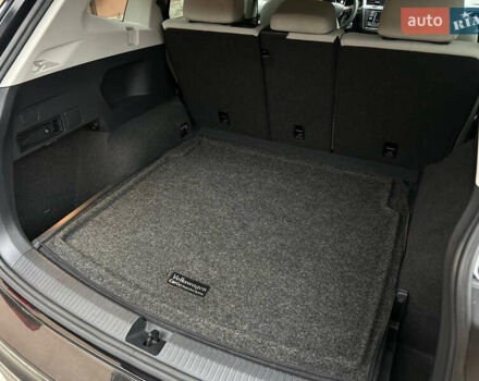 Черный Фольксваген Тигуан, объемом двигателя 2 л и пробегом 105 тыс. км за 16350 $, фото 35 на Automoto.ua