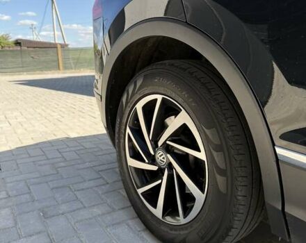 Черный Фольксваген Тигуан, объемом двигателя 1.98 л и пробегом 214 тыс. км за 22000 $, фото 41 на Automoto.ua