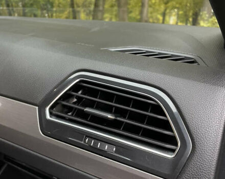 Чорний Фольксваген Тігуан, об'ємом двигуна 1.98 л та пробігом 105 тис. км за 20500 $, фото 39 на Automoto.ua