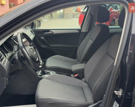 Чорний Фольксваген Тігуан, об'ємом двигуна 1.98 л та пробігом 258 тис. км за 23300 $, фото 47 на Automoto.ua