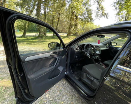 Чорний Фольксваген Тігуан, об'ємом двигуна 1.97 л та пробігом 244 тис. км за 21900 $, фото 6 на Automoto.ua