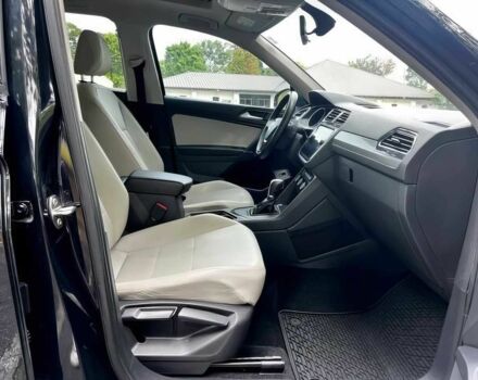 Чорний Фольксваген Тігуан, об'ємом двигуна 2 л та пробігом 37 тис. км за 4000 $, фото 8 на Automoto.ua