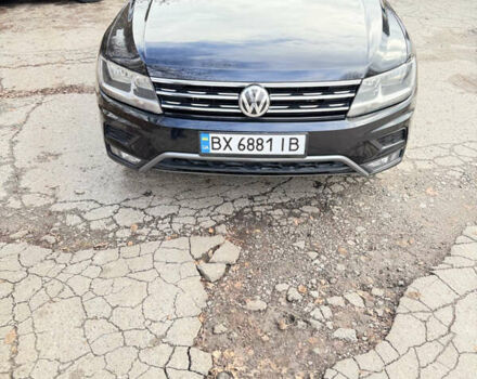 Черный Фольксваген Тигуан, объемом двигателя 2 л и пробегом 183 тыс. км за 19700 $, фото 4 на Automoto.ua