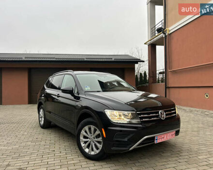 Черный Фольксваген Тигуан, объемом двигателя 2 л и пробегом 105 тыс. км за 16350 $, фото 1 на Automoto.ua