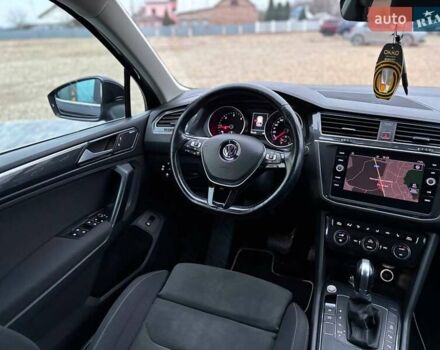 Чорний Фольксваген Тігуан, об'ємом двигуна 1.98 л та пробігом 235 тис. км за 21799 $, фото 21 на Automoto.ua