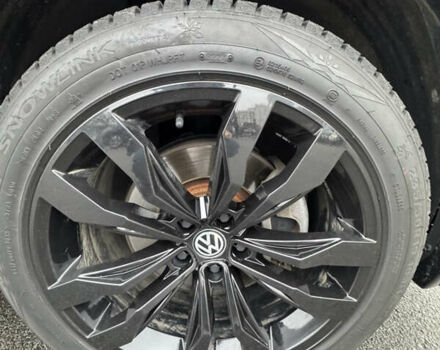 Черный Фольксваген Тигуан, объемом двигателя 2 л и пробегом 92 тыс. км за 21900 $, фото 11 на Automoto.ua