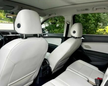 Чорний Фольксваген Тігуан, об'ємом двигуна 2 л та пробігом 37 тис. км за 4000 $, фото 19 на Automoto.ua