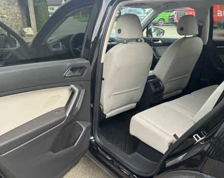 Чорний Фольксваген Тігуан, об'ємом двигуна 1.98 л та пробігом 62 тис. км за 17950 $, фото 23 на Automoto.ua