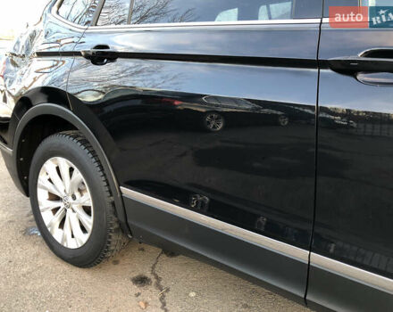Черный Фольксваген Тигуан, объемом двигателя 2 л и пробегом 188 тыс. км за 12890 $, фото 20 на Automoto.ua