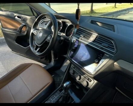 Чорний Фольксваген Тігуан, об'ємом двигуна 2 л та пробігом 123 тис. км за 18400 $, фото 11 на Automoto.ua