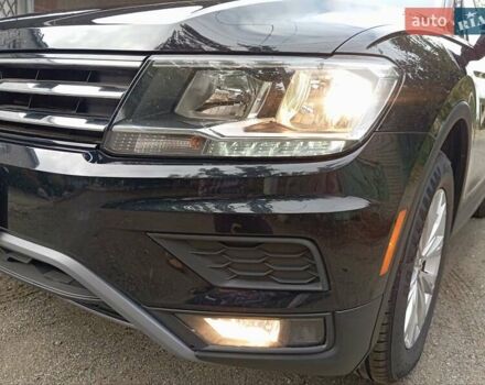 Черный Фольксваген Тигуан, объемом двигателя 2 л и пробегом 149 тыс. км за 16800 $, фото 3 на Automoto.ua