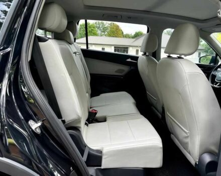 Чорний Фольксваген Тігуан, об'ємом двигуна 2 л та пробігом 37 тис. км за 4000 $, фото 16 на Automoto.ua